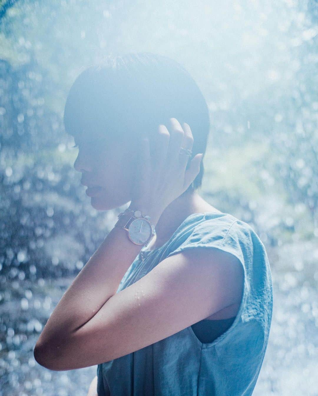 haru wagnusさんのインスタグラム写真 - (haru wagnusInstagram)「PEARL DROPS FALLING  ㅤㅤㅤㅤㅤㅤㅤㅤㅤㅤㅤㅤㅤ ㅤㅤㅤㅤㅤㅤㅤㅤㅤㅤㅤㅤㅤ The summer visual and New @4silentbirds watch “Pearl Gem” look photography.  ㅤㅤㅤㅤㅤㅤㅤㅤㅤㅤㅤㅤㅤ Model @__k_kyou__  ㅤㅤㅤㅤㅤㅤㅤㅤㅤㅤㅤㅤㅤ #4silentbirds_watches  #wagnus_color_preset」8月2日 21時51分 - wagnus