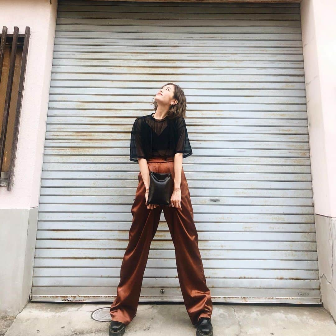 徳永 美乃里さんのインスタグラム写真 - (徳永 美乃里Instagram)「. ぱぁぁ🙌🏻❤️今日の私服〜っ GROSS RELAX PTを買ったから 早速初おろし👶🏻❤️ このパンツかわいくない！？ お店でもかなり入荷数 少なかったんだけど 買わせていただきました🙇‍♂️❤️ このずる感じがきゃわ🥺 TOPのURLから買いに いけるよーん😏❤️笑 今パンツほしーい！なんか おしゃれぽくみえるやつがいー！ って人は絶対見てみるべきだな👌🏻」8月2日 22時03分 - tokunaga_minori