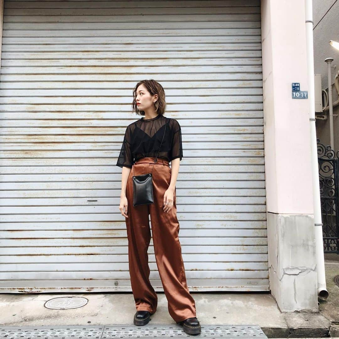 徳永 美乃里さんのインスタグラム写真 - (徳永 美乃里Instagram)「. ぱぁぁ🙌🏻❤️今日の私服〜っ GROSS RELAX PTを買ったから 早速初おろし👶🏻❤️ このパンツかわいくない！？ お店でもかなり入荷数 少なかったんだけど 買わせていただきました🙇‍♂️❤️ このずる感じがきゃわ🥺 TOPのURLから買いに いけるよーん😏❤️笑 今パンツほしーい！なんか おしゃれぽくみえるやつがいー！ って人は絶対見てみるべきだな👌🏻」8月2日 22時03分 - tokunaga_minori