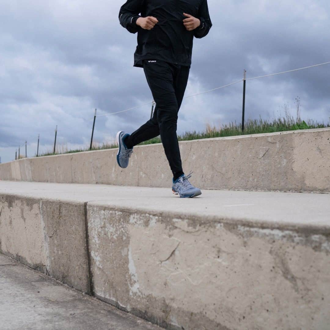 ASICS Americaさんのインスタグラム写真 - (ASICS AmericaInstagram)「Level up your run, level up yourself. #WinTheLongRun」8月2日 22時00分 - asics