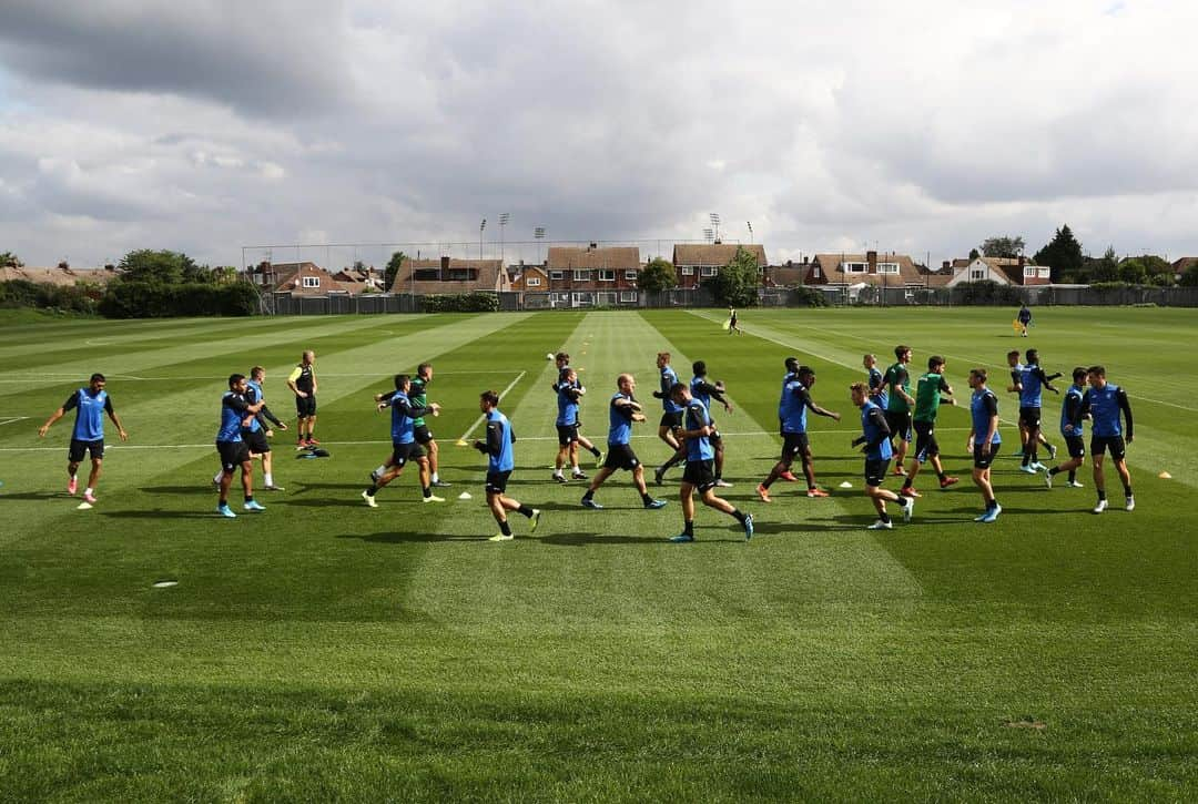 アタランタBCさんのインスタグラム写真 - (アタランタBCInstagram)「🖼 Cartoline da #Leicester ⛅️ Postcards from Leicester  #GoAtalantaGo ⚫️🔵 #preseasonUK 🇬🇧 #Atalanta #LeicesterAtalanta #Bergamo #football #training」8月2日 22時07分 - atalantabc