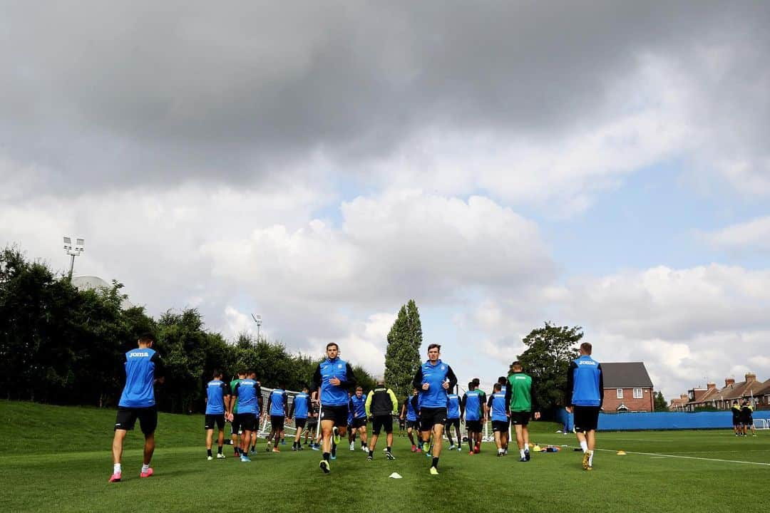 アタランタBCさんのインスタグラム写真 - (アタランタBCInstagram)「🖼 Cartoline da #Leicester ⛅️ Postcards from Leicester  #GoAtalantaGo ⚫️🔵 #preseasonUK 🇬🇧 #Atalanta #LeicesterAtalanta #Bergamo #football #training」8月2日 22時07分 - atalantabc