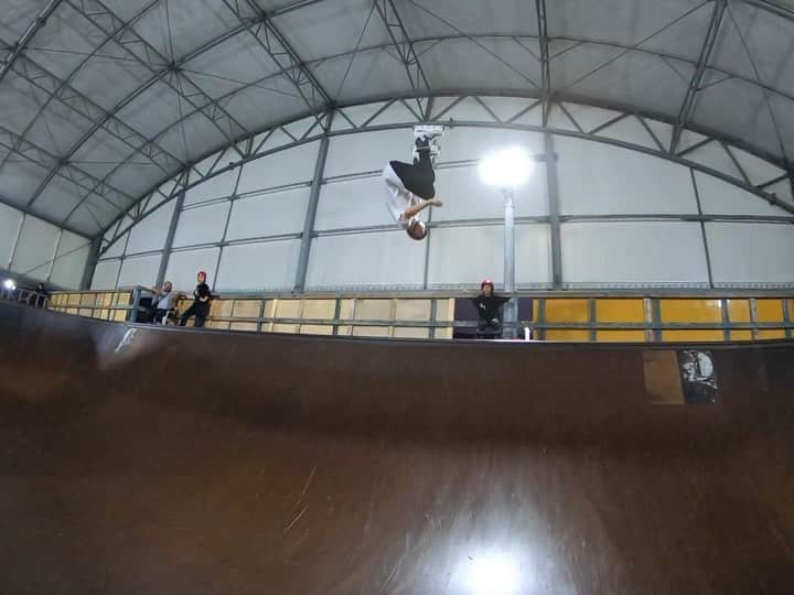 安床武士のインスタグラム：「One line from today’s sesh. 🎥 Yusuke. @goodskates_inc  @usdskates  @canamonroad_japan  @lzbn_official  @papasu1048  #goprojp #goprohero7 #usdskates #usdaeon #aeon72 #goodskates #papasu #senaramp #deeport #virusjapan #inlineskate #rollerblading #keeprolling #インラインスケート #ローラーブレード #takeshiyasutoko #安床武士」