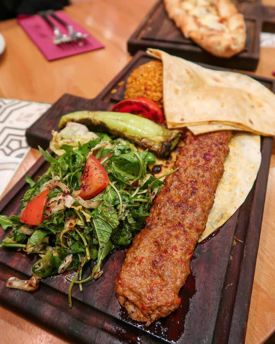 Eat With Steph & Coさんのインスタグラム写真 - (Eat With Steph & CoInstagram)「Here’s some TLC for y’all in the form of tender and juicy meats by @aliocakbasi_london right in the heart of London🤤  The Turkish knows a thing or two about how to serve grilled meats and you’ll know what I mean with this succulent steak and lamb kebab is... a flavour bomb served with some awesome mezzes. Also don’t miss out on the lahmacun (aka Turkish style pizza), might look a bit boring but actually super tasty!  Oh and that kunefe... soooo tasty and surprisingly not too sweet at all! 😋Happy Friday, my friends! 📷 @verna.banana #invite #turkish #grilled #allthemeat #juicy #steak #meatfeast #kebab #sogood #yum #londonfood」8月2日 22時17分 - eatwithsteph_ldn