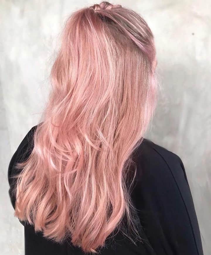 CosmoProf Beautyさんのインスタグラム写真 - (CosmoProf BeautyInstagram)「Pink & chic for the week🌸⁣ ⁣ @hairbysarahklein used @marianilastockholm Colour Refresh in Pink Pop to create this pretty pink.⁣ ⁣ Natural, vegan and cruelty-free! Find the full selection of Maria Nila products EXCLUSIVELY at #cosmoprofbeauty where you are #licensedtocreate 🐰💚⁣ ⁣ #repost #marianila #marianilastockholm #vivids #vividhair #rosegoldhair #rosehair #pastelhair #pinkhair #pinkhairdontcare」8月2日 22時25分 - cosmoprofbeauty