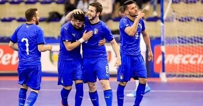 サッカーイタリア代表さんのインスタグラム写真 - (サッカーイタリア代表Instagram)「#Nazionale #Futsal🇮🇹 Eboli sede del Main Round: al Pala Sele le gare di qualificazione degli #Azzurri . La nazionale torna in Campania a nove anni dall’ultima volta: tra il 24 e il 27 ottobre saranno Bielorussia🇧🇾, Inghilterra🏴󠁧󠁢󠁥󠁮󠁧󠁿 e Ungheria🇭🇺 le avversarie . . #VivoAzzurro」8月2日 22時27分 - azzurri