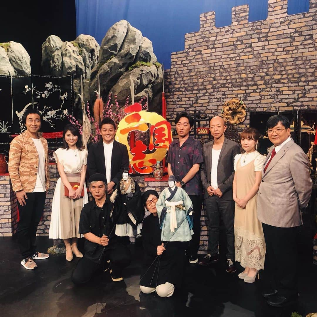 高橋みなみさんのインスタグラム写真 - (高橋みなみInstagram)「明日８月３日 NHKBSプレミアムで放送の 「超三国志　徹底解明！英雄たちの真実」に出演しています😊 皆さん凄く詳しくて勉強になったし、三国志の奥深さにハマりました🥺✨ ２１：００〜２３：００の放送です！ ぜひご覧ください✨  #超三国志徹底解明！英雄たちの真実 #三国志 #nhkbsプレミアム  #tv  衣装 ワンピース @midwest_officialc ブラウス @royalparty_official イヤリング @stellarhollywood パンプス @re_rz  #fashion  #happy #love」8月2日 22時32分 - taka37_chan