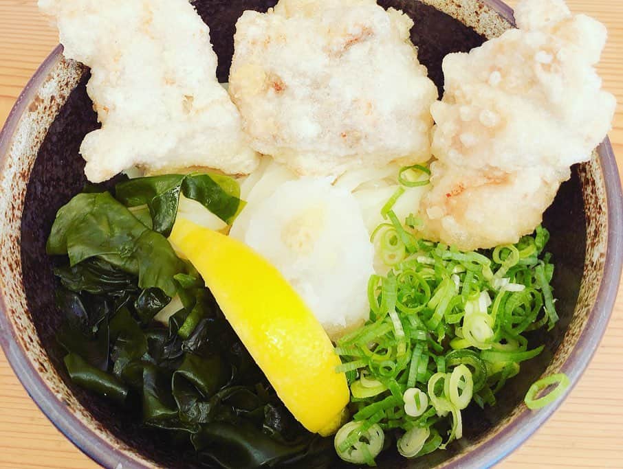 松阪ゆうきさんのインスタグラム写真 - (松阪ゆうきInstagram)「花園直道〜百花繚乱〜 四国二ヶ所公演 無事に終了しました。  直さま始め、響ファミリーの皆様、喜楽座の皆さま、スタッフの皆さま。大変お世話になりました。  また10月から年末にかけて 公演がありますので、 お近くの際は是非 皆さまのお越しをお待ちしております(^^) みかん🍊ジュースに、鯛めしおにぎり、うどん、かつお、伊予牛ww  四国らしい物 沢山食べました（笑） 食べすぎてるから体力が何とかなってますww  明日は、 #名古屋 #大須観音 で #大須夏まつり  #東海ラジオ のイベントに参加致します。  13:15〜より よろしければお越しになってくださいませ。  #松阪ゆうき」8月2日 22時36分 - matsuzaka_yuuki