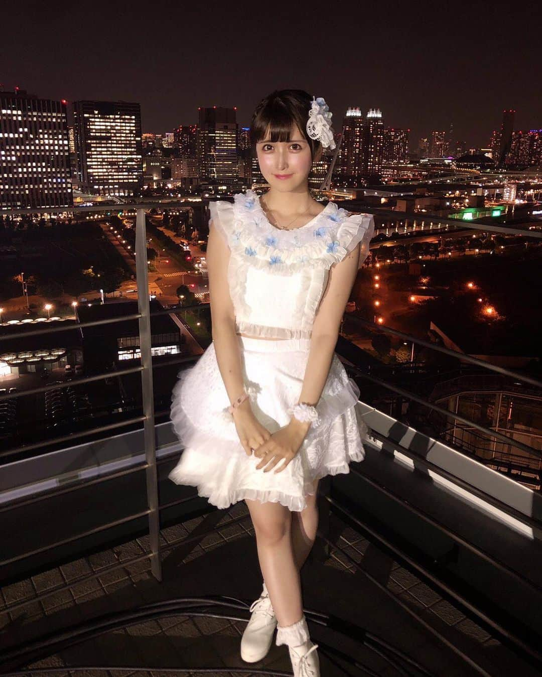 佐倉みきさんのインスタグラム写真 - (佐倉みきInstagram)「新衣装お気に入り💙 夜景綺麗だねえ🥰 #TIF2019」8月2日 22時44分 - sakura_miki96