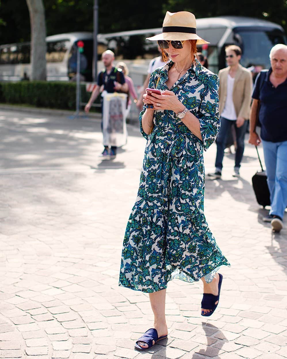 スコット・シューマンのインスタグラム：「Walking into another Summer Friday, Florence」