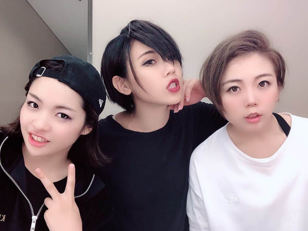 知念紗耶のインスタグラム：「MENS風。 あちさん&あゆ男前😲👍 さや、なりきれず笑」