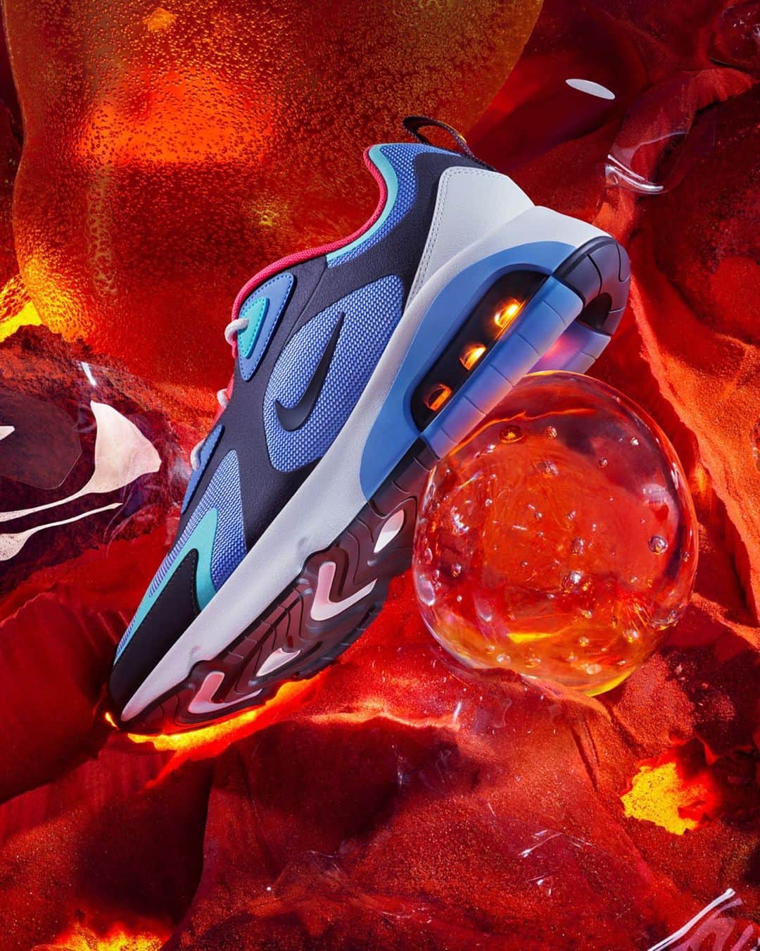 Nike Sportswearさんのインスタグラム写真 - (Nike SportswearInstagram)「Amplify your Air.  With a design inspired by energy patterns radiating from the Earth, and a side-vis Air unit with 200% more Air than before, the new Air Max 200 is ready to make waves.  Now available at Nike.com. #nikesportswear #airmax」8月2日 22時59分 - nikesportswear