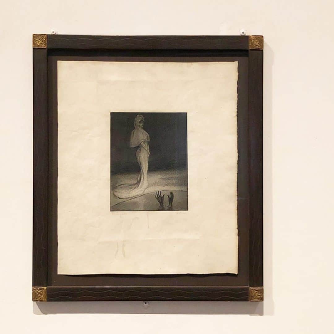 岡田育さんのインスタグラム写真 - (岡田育Instagram)「Sammlung Scharf-Gerstenberg Collection. #hansbellmer #maxernst #franciscodegoya #renémagritte #paulklee #surrealism #gasparddelanuit . . 二つの美術館、お互い「お向かい」を意識してる感じがよかった。ベルググリュンはユダヤ系画商、ゲルステンベルクはプロイセンの実業家とのこと。無難に満遍なくやるより趣味に走るのがいいよね。 . . #berlin #ベルリン #sammlungscharfgerstenberg #scharfgerstenberg #シャルフゲルステンベルク #旧エジプト博物館 #charlottenburg #シャルロッテンブルク」8月2日 22時59分 - okadaic