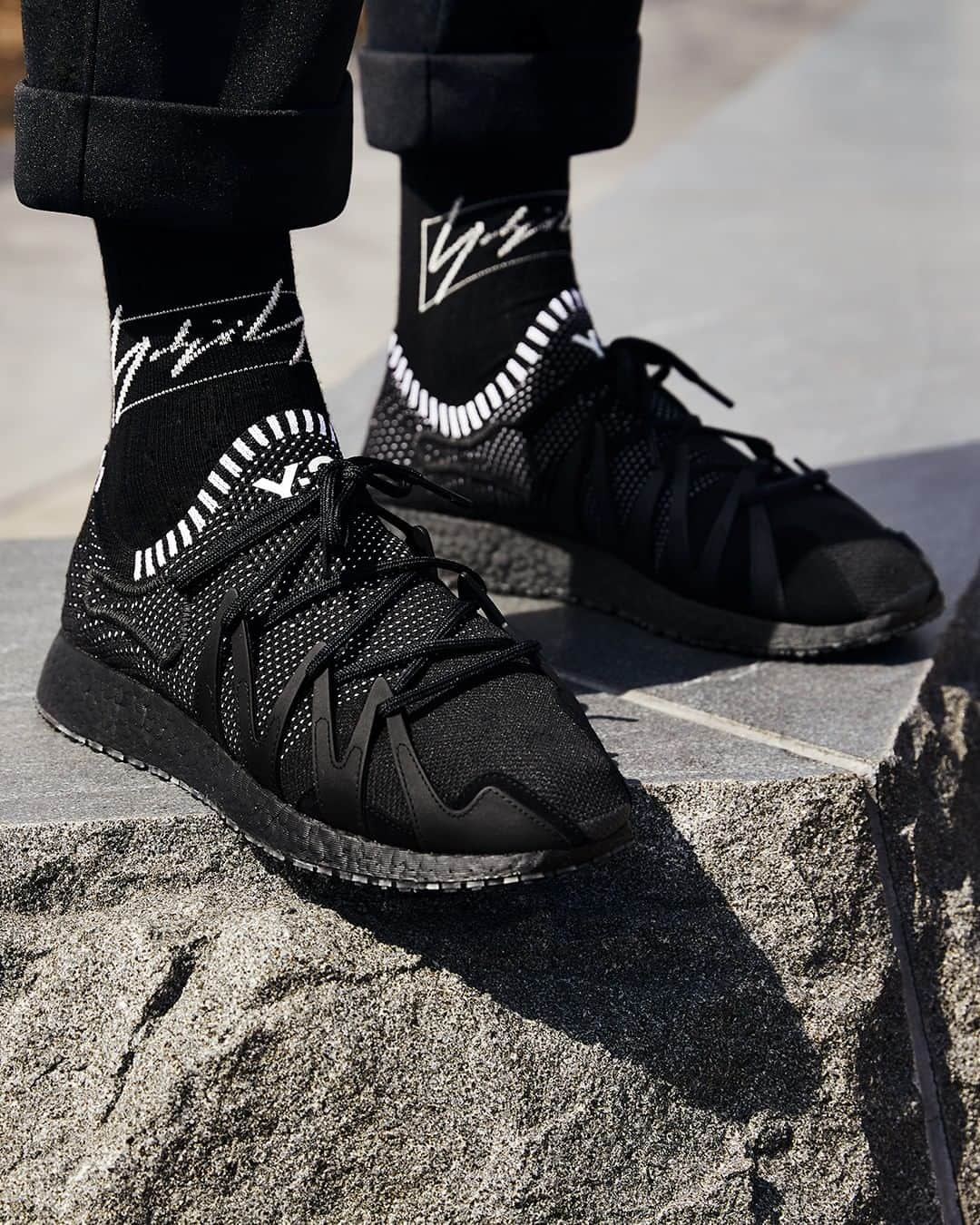 ワイスリーさんのインスタグラム写真 - (ワイスリーInstagram)「Y-3  RAITO RACER. Y-3 Fall Winter 2019. --- #adidas #Y3 #YohjiYamamoto #RAITORACER Discover the collection at Y-3.com」8月2日 23時00分 - adidasy3