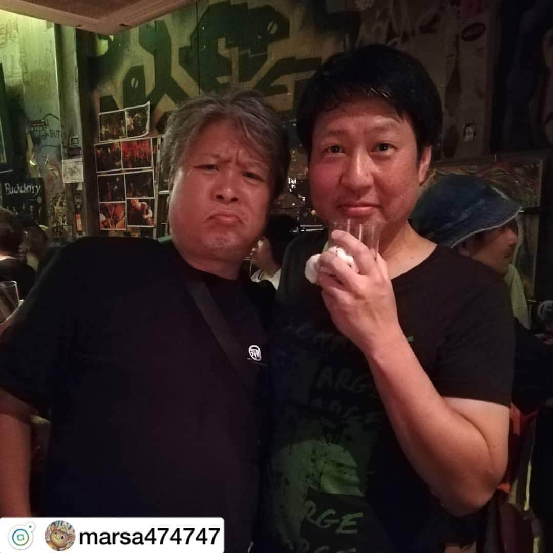Larry のインスタグラム：「大好きな坂口君と久々会えた！ ご家族皆さんに幸あれ！」