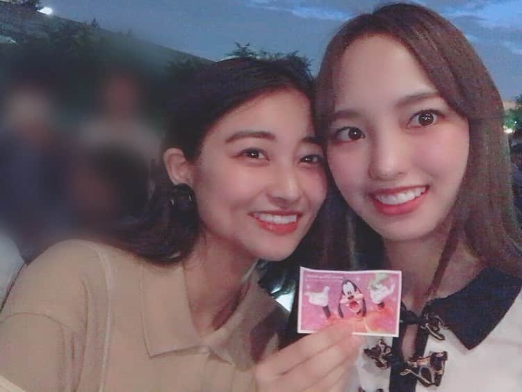 飯窪春菜のインスタグラム：「👩‍❤️‍👩👑🐬 ・ ・ 大好きな和田彩花ちゃんが昨日25歳のお誕生日を迎え、SNSが動き出しました☺️🌸 ・ 写真は先日一緒にディズニーシーに行った時のもの💛🧡💛 ・ 彩ちゃんのアカウント、タグ付けしてるのでぜひチェックしてみてくださいね〜🌼 ・ ・ ・ #ディズニーシー  #disneysea  #和田彩花  #あやちょ  #好き  #大好き  #お誕生日おめでとう  #はるなの毎日  #飯窪ってる」