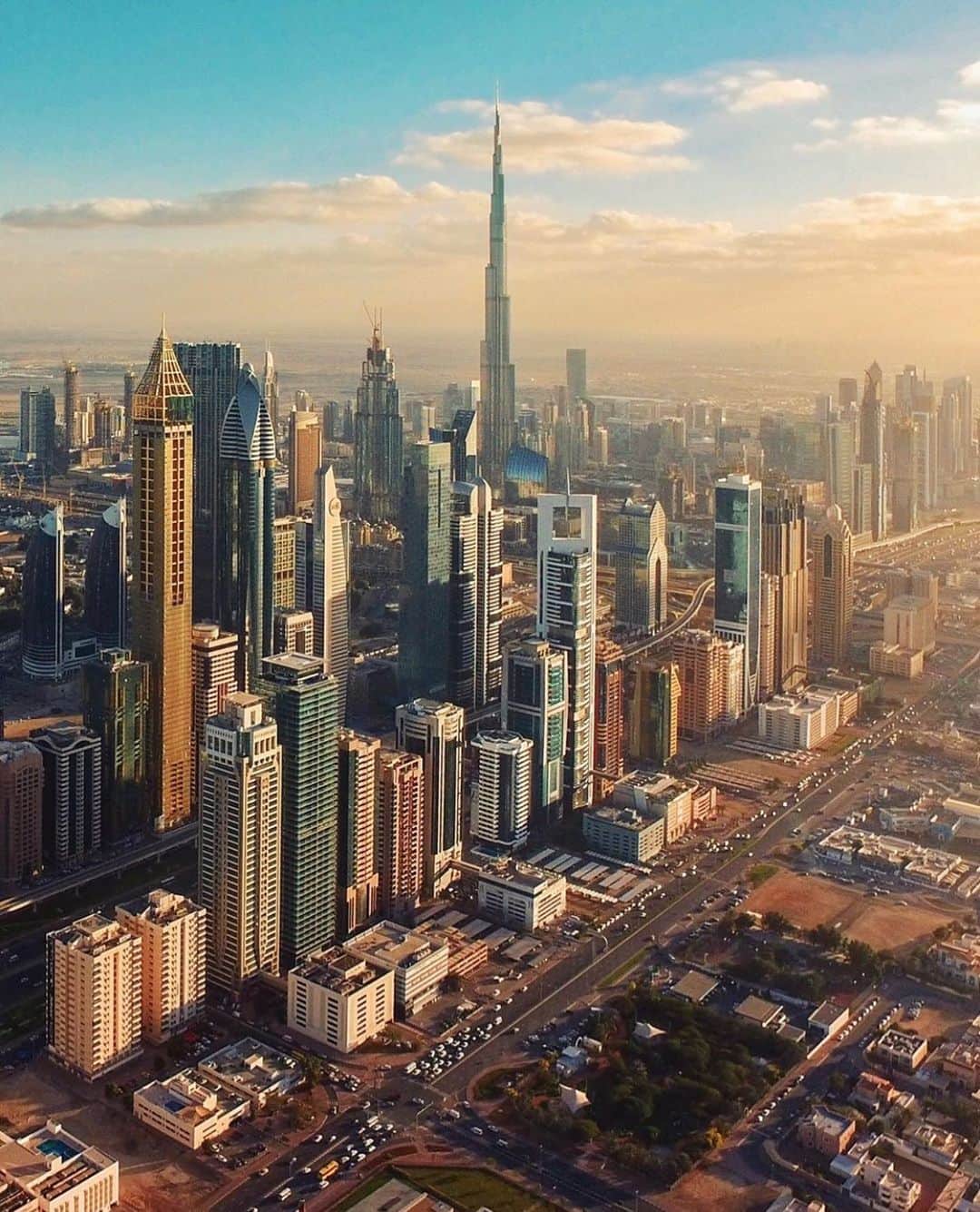 ドバイのインスタグラム：「Happy Friday جمعة مباركة #Dubai #دبي 📷:@dubaiieye」
