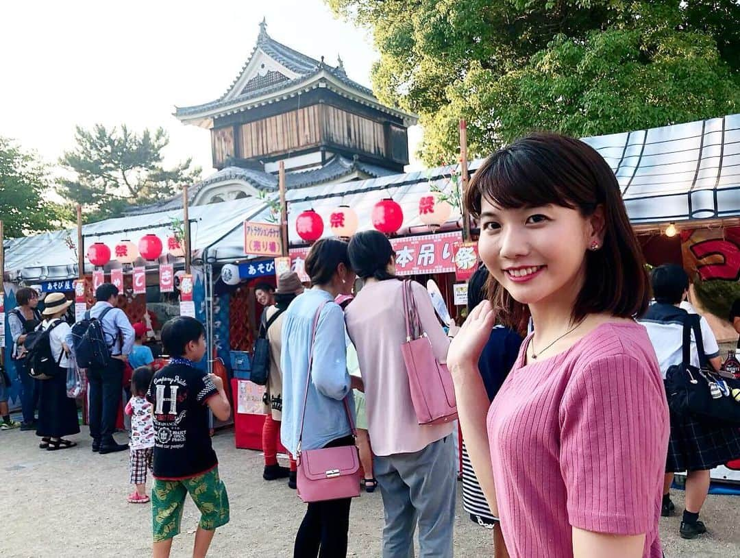 東條麻依子さんのインスタグラム写真 - (東條麻依子Instagram)「今日のTSCnews５内で 烏城夏まつりの中継を 担当しました！️😊 . 烏城夏まつりは 今年初開催なんです！ . イベントの見どころは プロジェクション マッピング！✨ 桃太郎伝説や令和幕開けを 表現しています。 . 中段ではビアガーデンや ヨーヨー釣りや射的を 体験できる縁日屋台も ありますよ！💫 . あすも岡山城一帯で 午後4時から午後9時半まで 行われます☆ プロジェクションマッピングは午後7時45分からです。 . 行かれる方は熱中症対策をしっかりしてくださいね🤲🏻 .  #烏城夏まつり#岡山城#中継#テレビせとうち#TSCnews5 #アナウンサー」8月2日 23時18分 - maiko_tojo