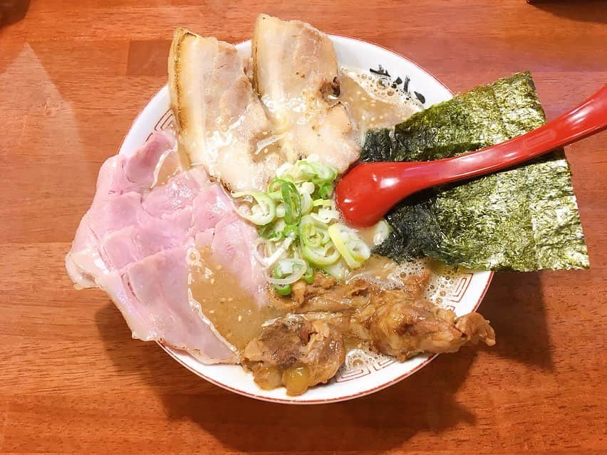 藤村晃輝さんのインスタグラム写真 - (藤村晃輝Instagram)「おめでたいのチャーシュー麺。3種類のチャーシューがそれぞれ楽しめて、最高でした🍜 #大分 #ラーメン #大分ラーメン  #麺スタグラム」8月2日 23時24分 - fujimura_koki_tos