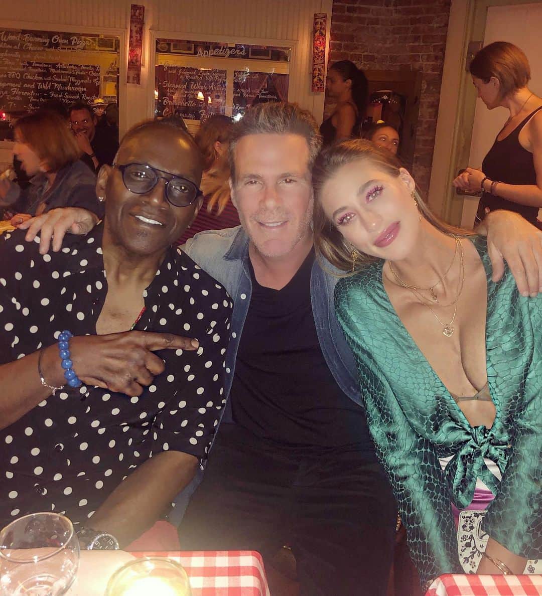 scottlippsさんのインスタグラム写真 - (scottlippsInstagram)「Thank you all for all the #bday love @randyjackson and @jessicamichel and a host of others made it a special and memorable night. #thankyou much #love to you all #bday vibes @joneshollywood and for the cake! And more @anahidkrile !」8月2日 23時33分 - scottlipps