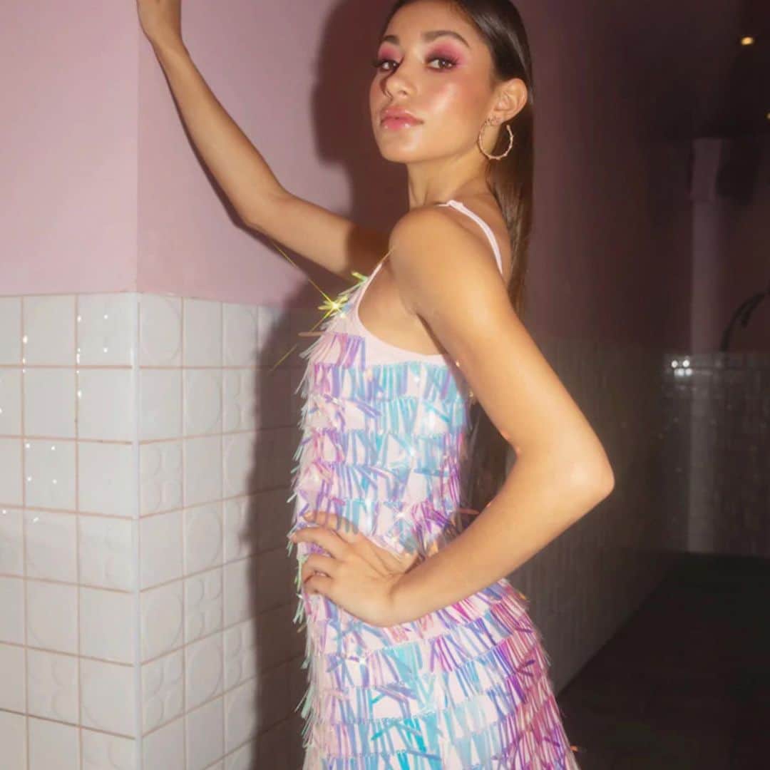 SHEINさんのインスタグラム写真 - (SHEINInstagram)「The dress you 100% need in your life✨✨✨ Shop 'SHEIN Low Back Sequin Patched Mesh Overlay Cami Dress' link in bio. ID：724984 #SHEIN #SHEINOOTD #SHEINstyle #OOTD #SHEINss2019 #dress #cami #mesh #glitter」8月2日 23時37分 - sheinofficial