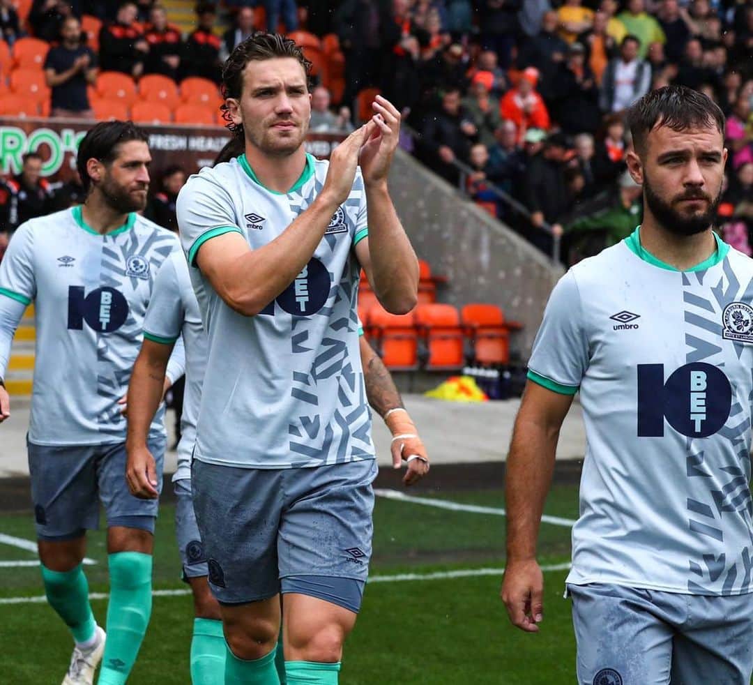 サム・ギャラガーのインスタグラム：「Back at Ewood tomorrow 💪🏼 Let’s Go 🔵⚪️ @rovers」