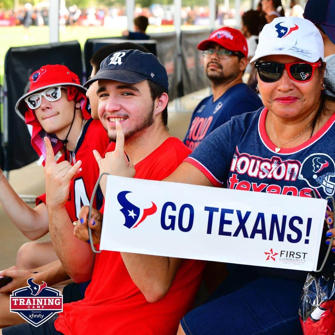 ヒューストン・テキサンズさんのインスタグラム写真 - (ヒューストン・テキサンズInstagram)「We ❤️ you. #TexansCamp」8月3日 0時05分 - houstontexans