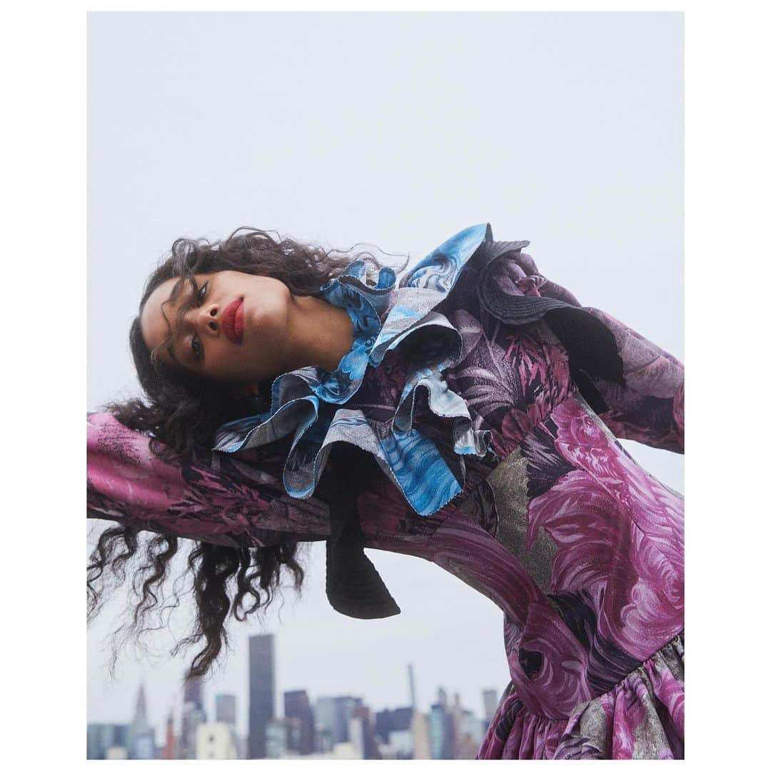 Olivia Maloneさんのインスタグラム写真 - (Olivia MaloneInstagram)「Lovely @lauraharrier styled by @aprilhughes1 in @louisvuitton special cover story」8月2日 23時58分 - oliviamalone