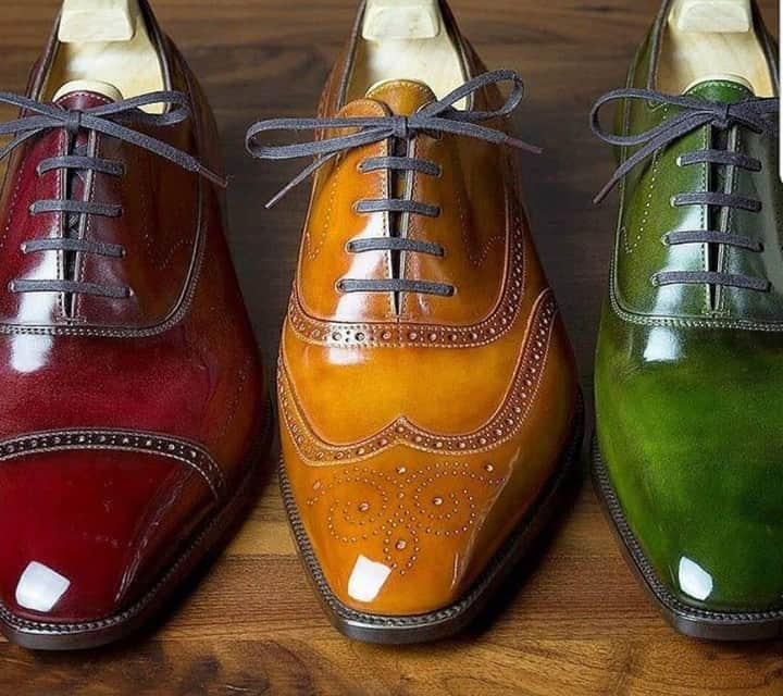 Saphirさんのインスタグラム写真 - (SaphirInstagram)「Do you like shoes with unique colours? So do we! That's why we create creams and treatments suitable for all your favourite shades. Finally, they can get the attention they deserve! . Vous aimez les chaussures aux couleurs originales ? Nous aussi ! C'est pour cela que nous pensons à tout avec des crèmes et soins qui traitent vos couleurs préférées avec toute l'attention qu'elles méritent. . . @obuvkosmetika.club . #SaphirOfficial #Saphir #ShoeShine」8月3日 0時01分 - saphir_official