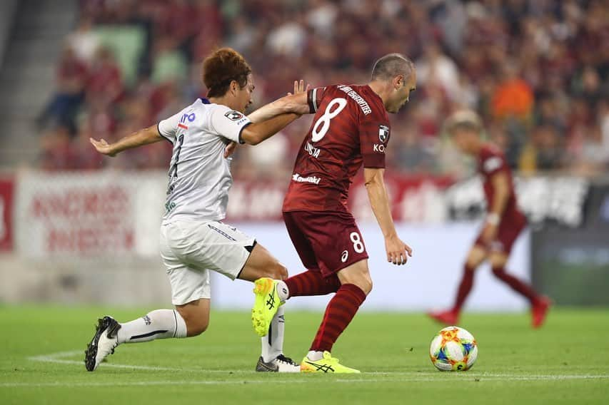 アンドレス・イニエスタさんのインスタグラム写真 - (アンドレス・イニエスタInstagram)「Gran esfuerzo de todos para remontar y sumar un punto. Gracias afición por vuestra fuerza! Vamos @visselkobe!」8月3日 0時15分 - andresiniesta8