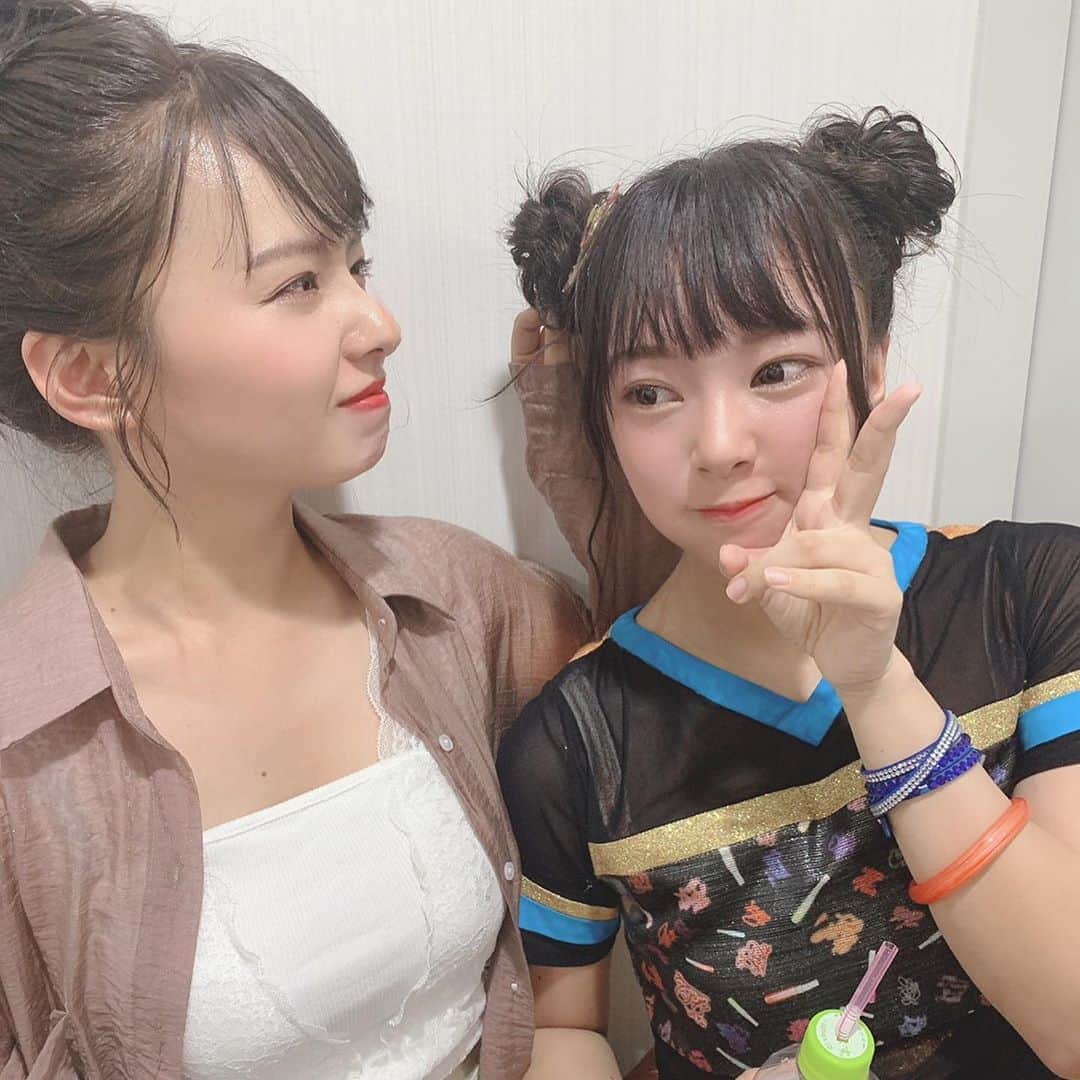 のインスタグラム：「#山田姉妹 ☺️🙏💓 . サマステ見に来てくれてありがとう！ お団子お揃いっ🍡♥️ . #ちなみにわたしは  #ゴーちゃん  #意識 🐼🐾」