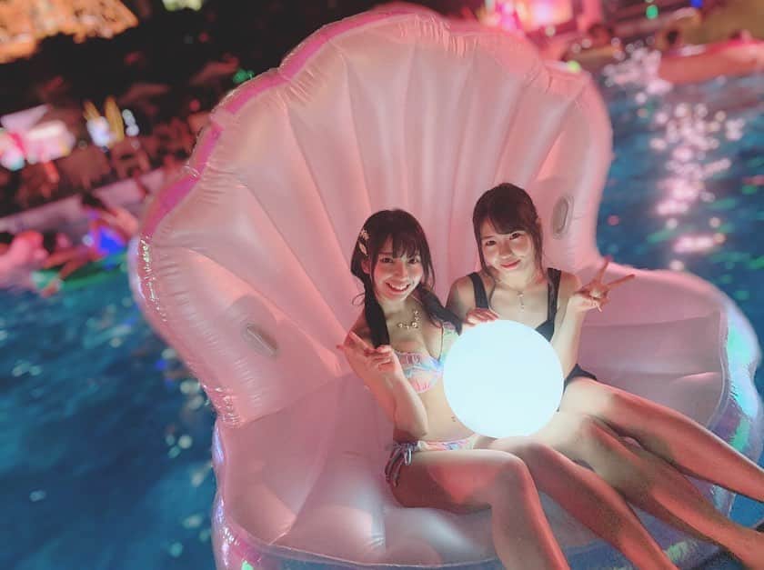 月野もあのインスタグラム：「みさもあでナイトプール💗🌈🌙 #ナイトプール #夏 #プール #東京プリンスホテルナイトプール  #東京プリンスホテル」