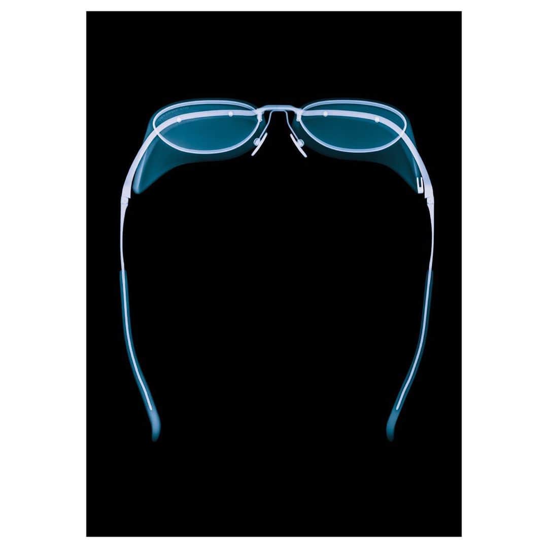 ディタのインスタグラム：「#DITA Nacht-Two sunglasses have digitally sculpted double injection-molded lens cups with rubber interior that simulate the heft of vintage motorcycle goggles. Discover more iconic frames x-rayed by @hughturvey on dita.com/world #CategoryOfOne #DITAworld #DITAeyewear #DITAsunglasses #xrayart」