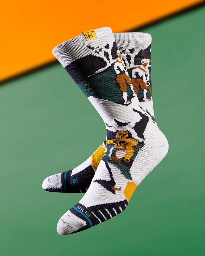 のインスタグラム：「Golden Bear on the links ⛳ This Fall, our Performance Golf collection channels the greatness of @jacknicklaus, offering two new signature designs from the 🐐 of Golf. 'Nicklaus Crew' and 'Nicklaus Tab' are available now, boasting the benefits of #FEEL360 for fresh, dry feet straight through the 18th hole. #StanceLinks」