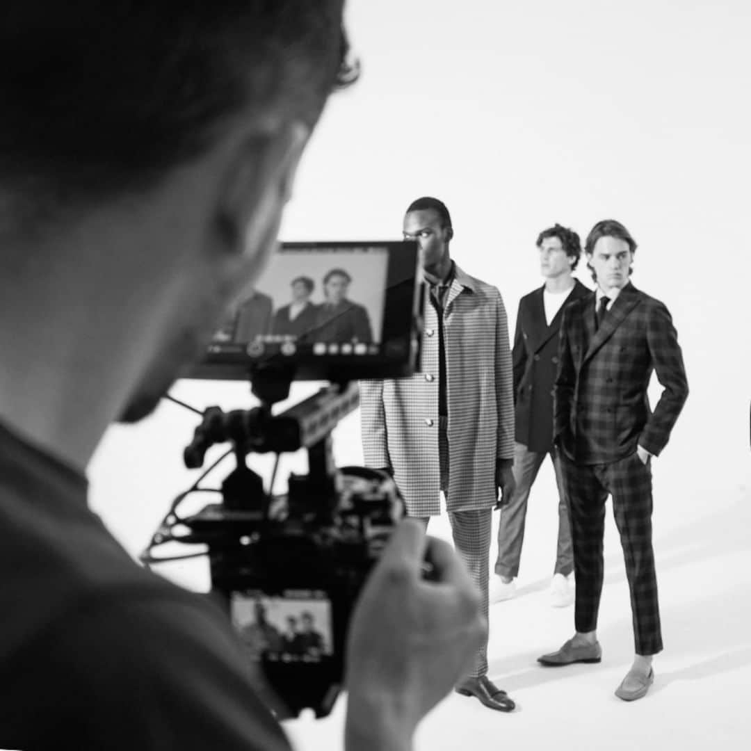 Entre Amis Officialさんのインスタグラム写真 - (Entre Amis OfficialInstagram)「New Entre Amis Campaign coming. Stay Tuned.  _#EntreAmis #menswear #entreamisofficial #fashion #fw #campaign #adv #preview #fw19 #collection #men #lifestyle #editorial #style」8月3日 0時40分 - entreamis_official