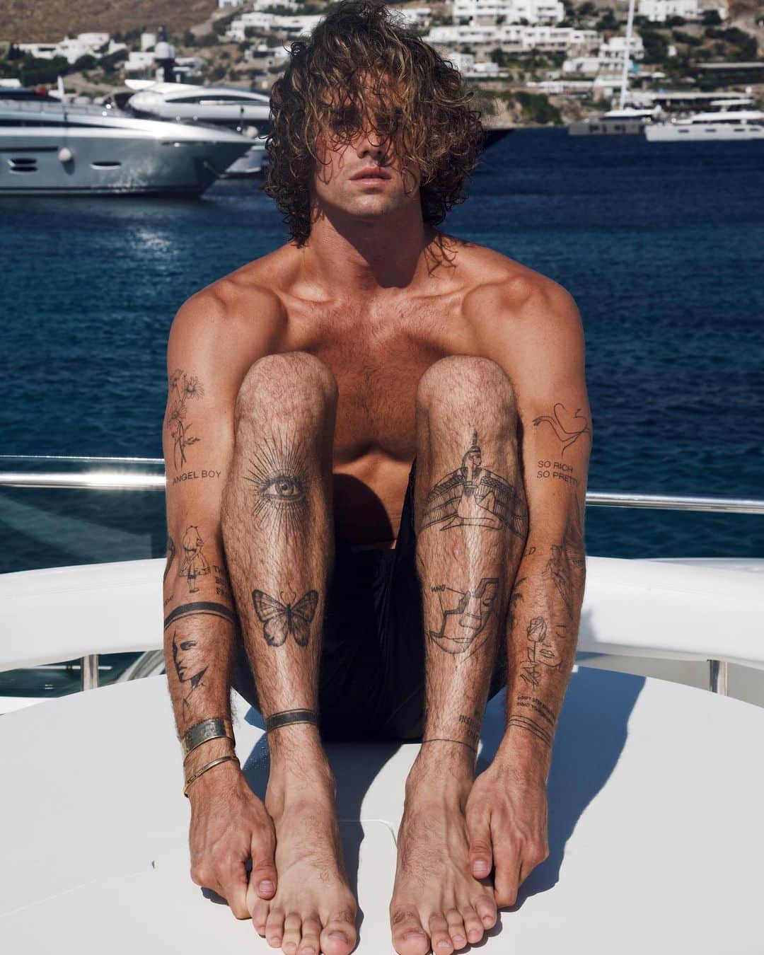 のインスタグラム：「You’re not alive to please any of these motherfuckers baby 😘..」