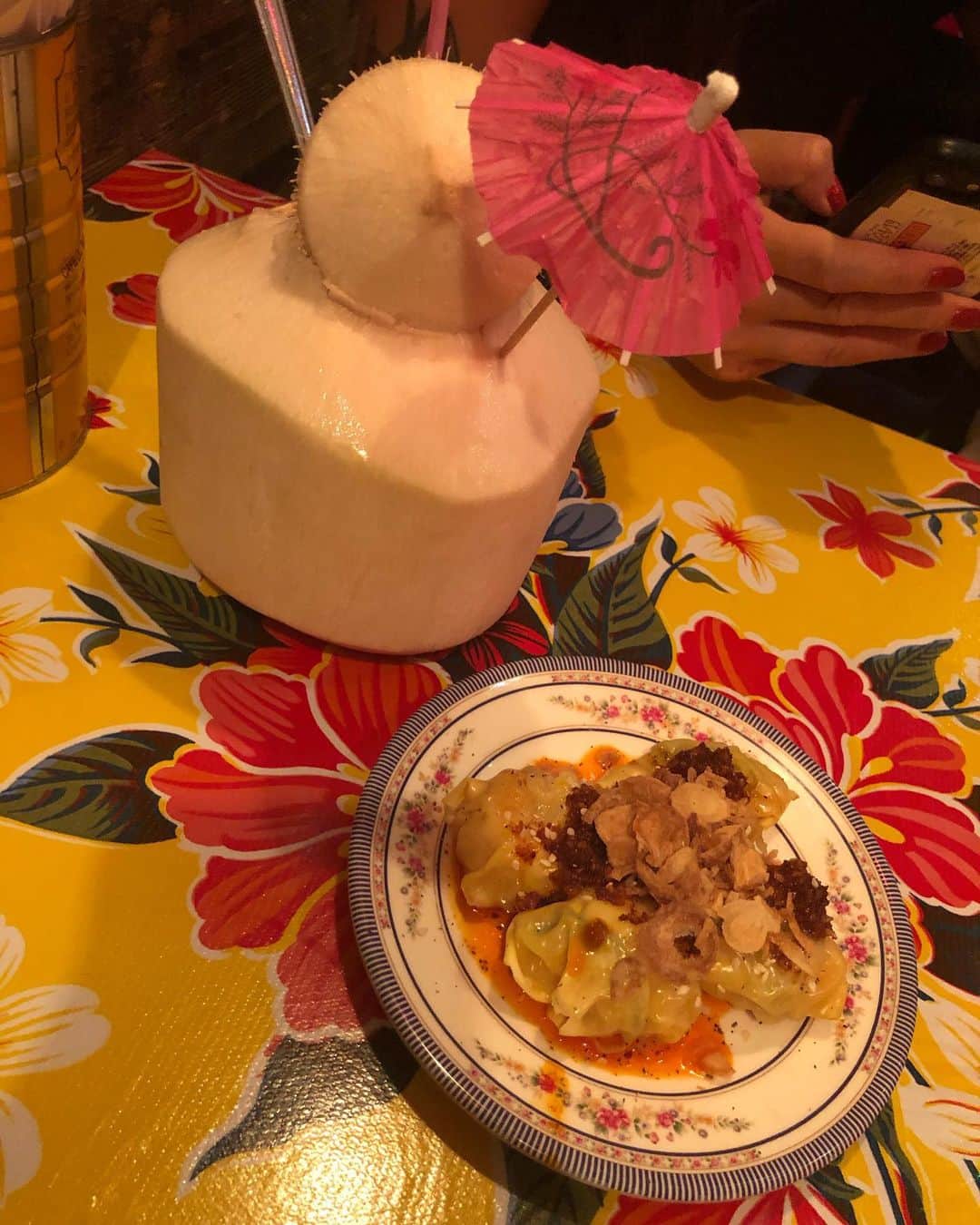 林弓束さんのインスタグラム写真 - (林弓束Instagram)「妹に連れてってもらった ここのアジアンフード とーってもとーっても 美味しかったのです🥺❤️ タイ料理なのかな？ お店の雰囲気も良くって。 週一で通いたいくらいに 気に入った！！✨✨ #yzktrip」8月3日 0時49分 - hayashiyuzuka