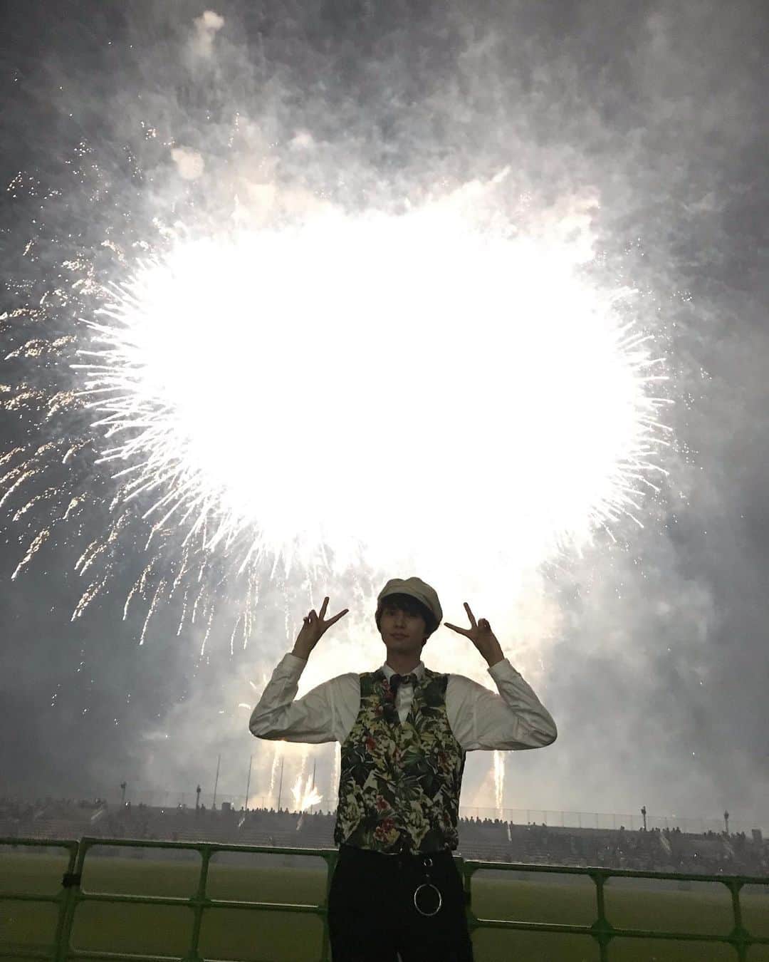 中山優貴さんのインスタグラム写真 - (中山優貴Instagram)「花火とっても綺麗だったんだけど最後凄すぎて！！ #花火 #小倉 #福岡 #Collars」8月3日 0時43分 - yuki_solidemo