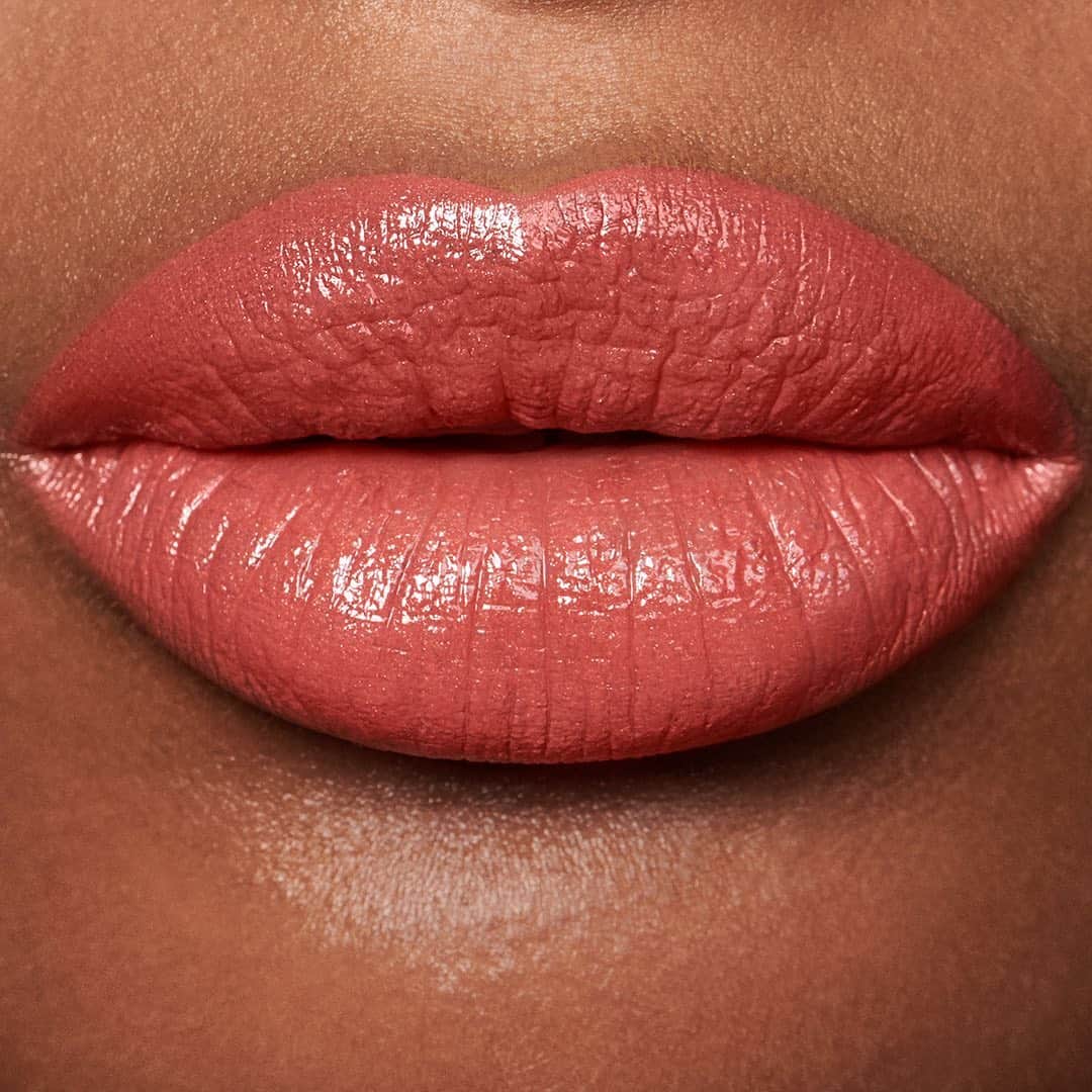 エスティローダーさんのインスタグラム写真 - (エスティローダーInstagram)「Get lips to lust for with the new Limited Edition #PureColorEnvy Luster Addicts Lip Palette 💕 Which shade do you lust for, #EsteeBeauties? Let us know in the comments!  #LipstickEnvy shades featured: Dark Desire and Nude Reveal.」8月3日 1時03分 - esteelauder