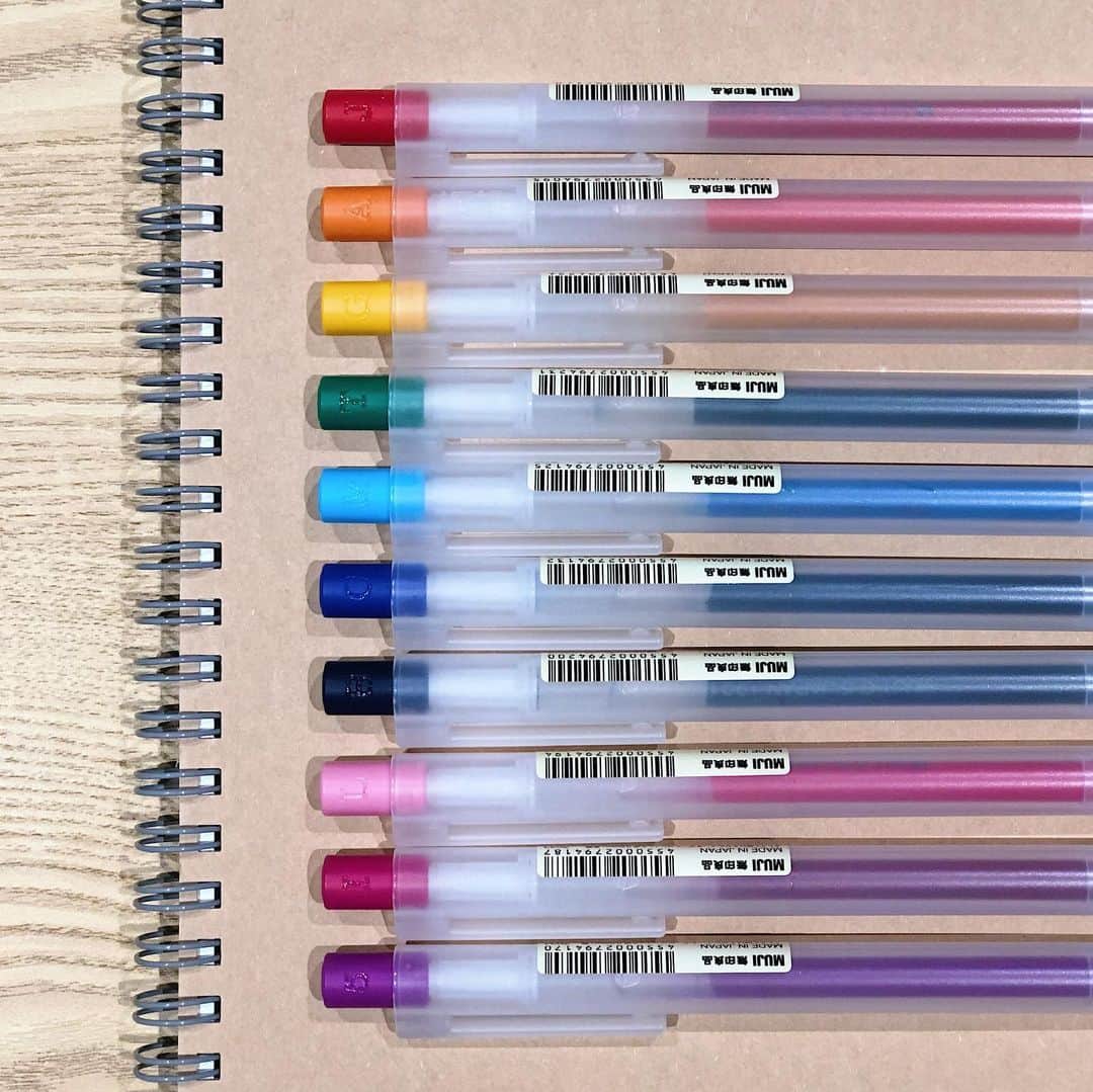MUJI USAさんのインスタグラム写真 - (MUJI USAInstagram)「Visit us at MUJI 59TH ST this weekend for mini samples of our Lavender Lemonade to combat the summer heat. Receive a complimentary engraved pen with an initial of your choice with all purchases over $40!* —————— *Complimentary engraving includes up to one characters/initial. Valid only from Aug 2 - Aug 4 at MUJI 59TH ST. Fri 1pm-3pm. Sat-Sun 2pm-4pm. Limited quantity per day.」8月3日 1時10分 - mujiusa