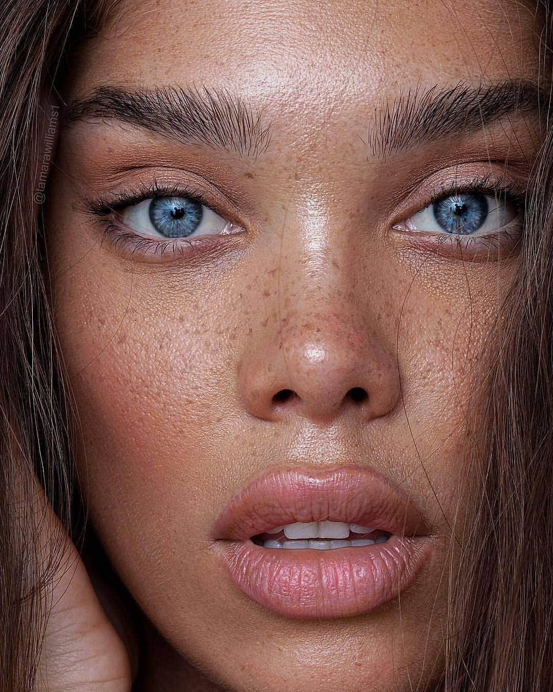 のインスタグラム：「━━━━━━━━━━━━━━━━━━━ Photo by  @tamarawilliams1 Model  @imichelledantas  Mua @josecorella  Hair @kathleen_hair  Retouch @retouch.mb  Congratulations!  Selection by  @unsalsicilli ━━━━━━━━━━━━━━━━━━━ Team #ig_mood @unsalsicilli @humanistanbul @gizemparlak_ @emili35 @hakancgrn @gulumsedunya @semihcevval @gulperi_karademir @celilbezeng ━━━━━━━━━━━━━━━━━━━ Community @moodcommunity General Tag #moodcommunity ━━━━━━━━━━━━━━━━━━━ #lipstick」