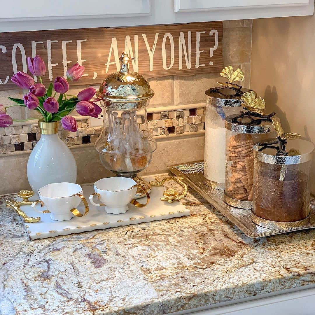 さんのインスタグラム写真 - (Instagram)「Sharing my coffee and tea station! Follow my personal page @farahjmerhi for more of my home! And click the link in my bio to shop most of the items in this picture! @farahjmerhi」8月3日 1時41分 - inspire_me_home_decor