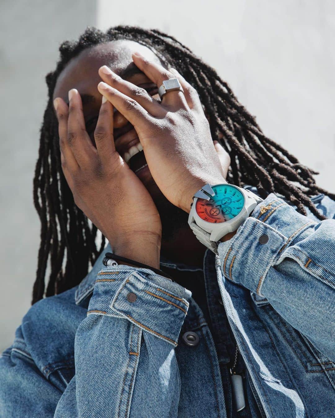 ディーゼルのインスタグラム：「Concrete, colorful, wild. Are you ready for the limited edition #MegaChiefConcrete? #DieselWatches #MegaChief」