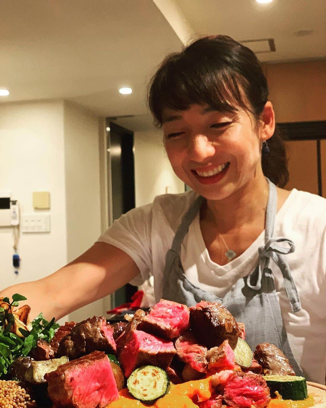 西田善太さんのインスタグラム写真 - (西田善太Instagram)「"小もてなし"料理研究家、岡田依里、初のアー写は照れまくり。小もてなし、ちょもてなし、シモてなし、のご飯の夜。奇しくもメンツが古巣同期会になり。やっぱり会うのが一番だなや。 #小もてなし」8月3日 1時35分 - zentanishida