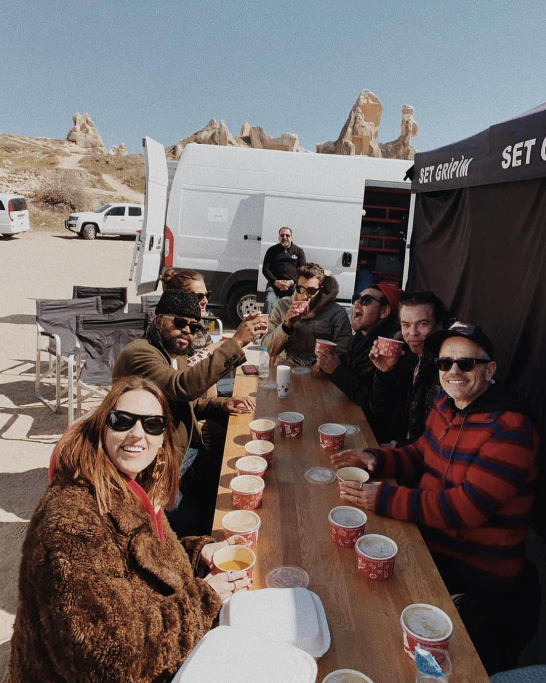 ベラ・ハディッドさんのインスタグラム写真 - (ベラ・ハディッドInstagram)「Memories 🙏🏽 #Cappadocia @missoni from my eyes 🖤🖤 Thank you @missbrunello ✨」8月3日 11時29分 - bellahadid