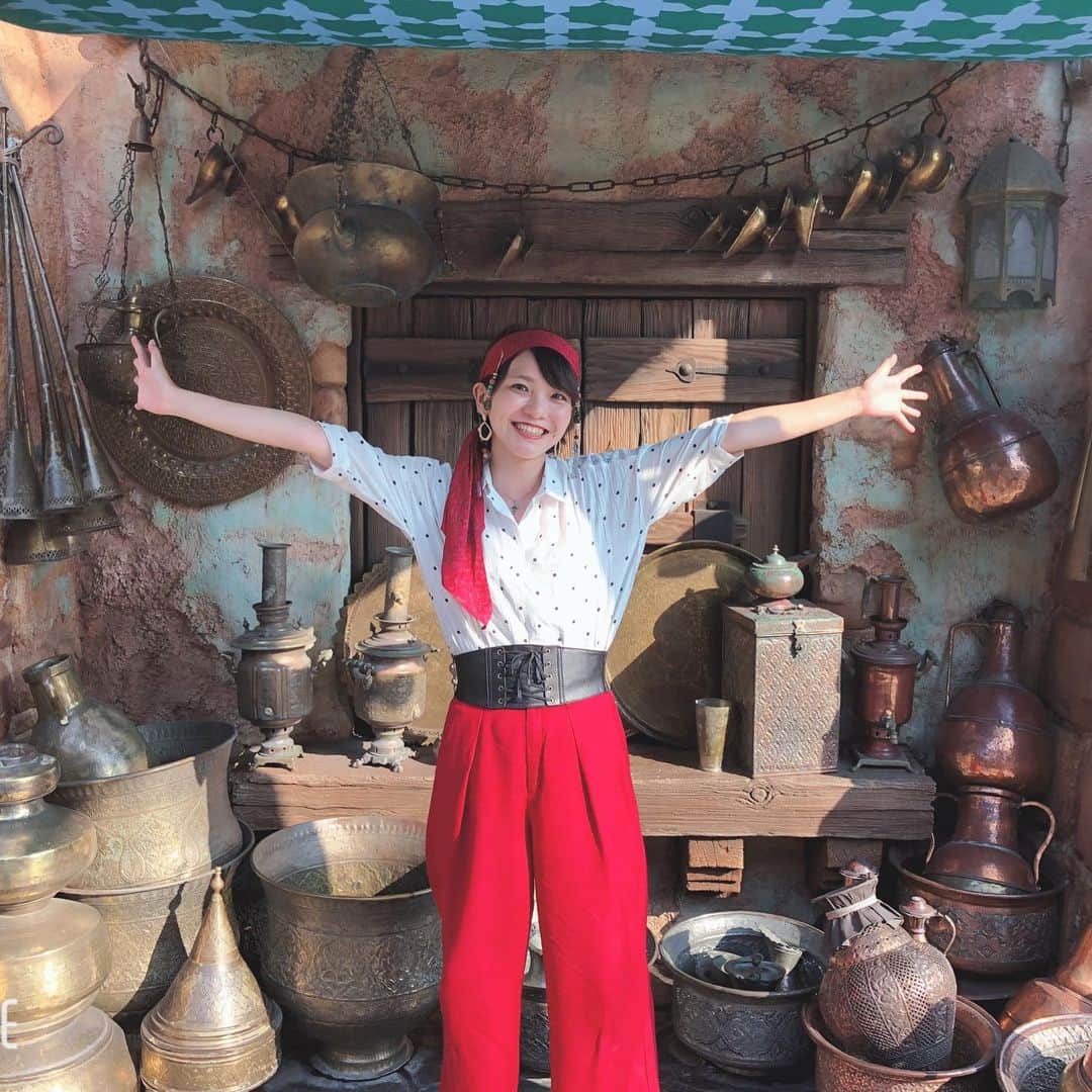 米倉れいなのインスタグラム：「, 杏南ちゃんが撮ってくれたやつ📸 #tds #ディズニーシー #パイレーツサマー #パイレーツサマー2019 #海賊コーデ #パイレーツコーデ #ヨーホー」