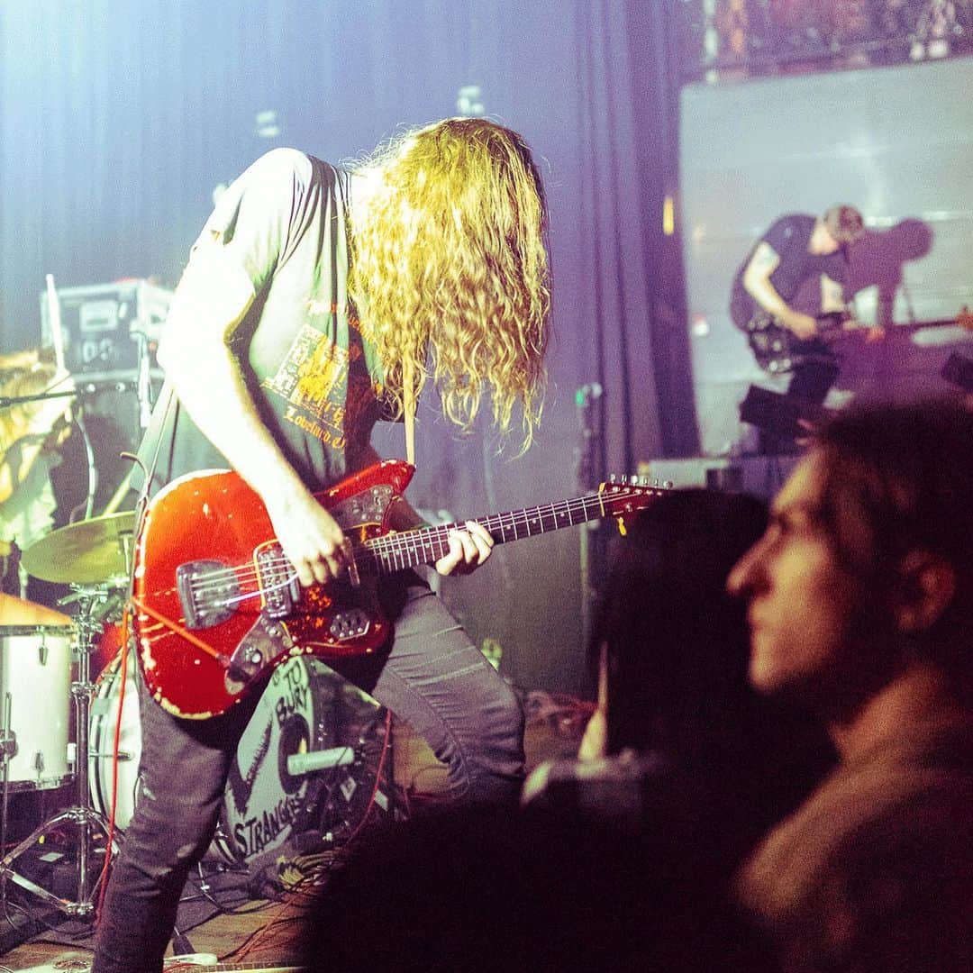 A Place to Bury Strangersのインスタグラム：「@midwrestless took these killer photos from last nights show @lh_schubas with @idlesband . What a vicious show  #idles #aptbs #aplacetoburystrangers #lollapalooza #lincolnhall」