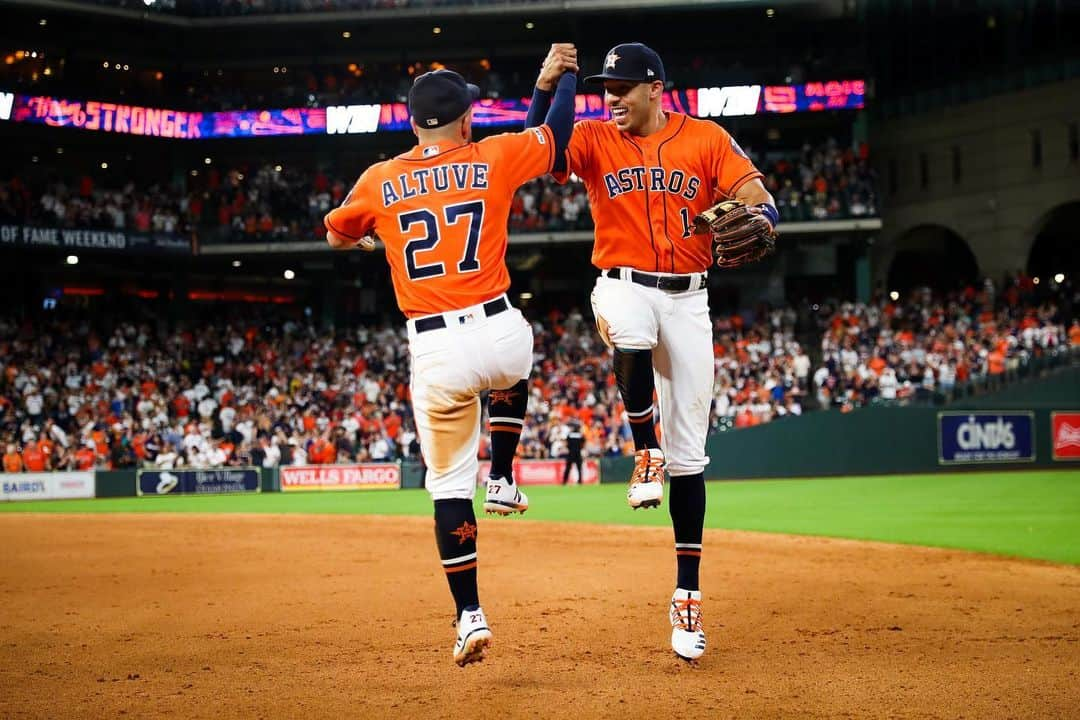 カルロス・コレアさんのインスタグラム写真 - (カルロス・コレアInstagram)「LOVE this team @josealtuve27 #greatwin」8月3日 12時21分 - teamcjcorrea