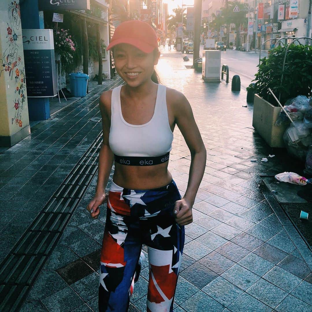 のインスタグラム：「วิ่งจนพุงปริ้น need #sixpack お腹が成長して来た #🐷 #m orning #running #okinawa #visitokinawa #beokinawa #running #朝ランニング #沖縄  #วิ่ง」