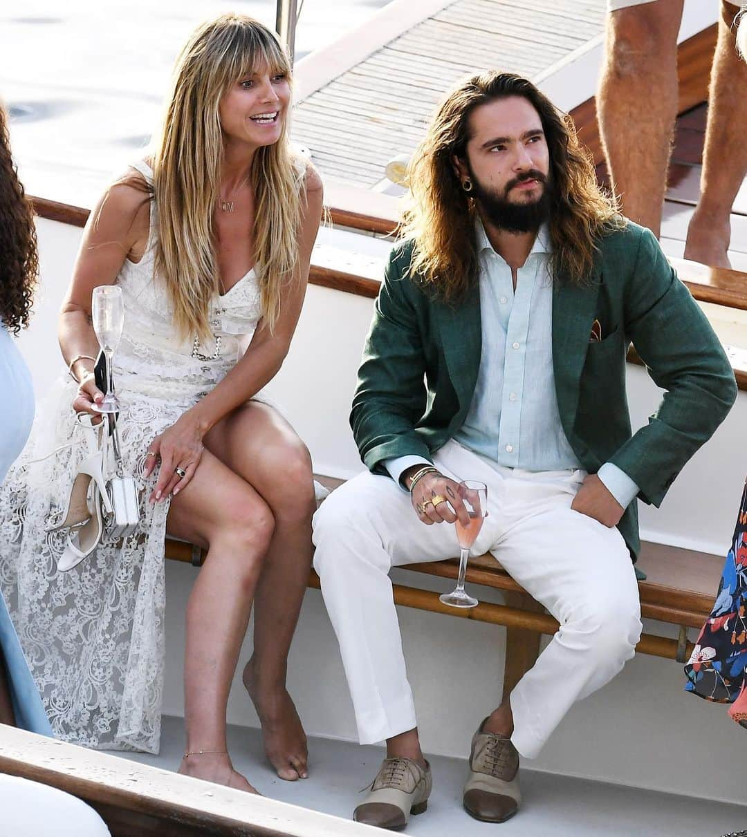 Just Jaredさんのインスタグラム写真 - (Just JaredInstagram)「@heidiklum and Tom Kaulitz share a smooch while taking a boat ride ahead of their second wedding, following their secret ceremony in February. #HeidiKlum #TomKaulitz Photos: Splash」8月3日 3時45分 - justjared